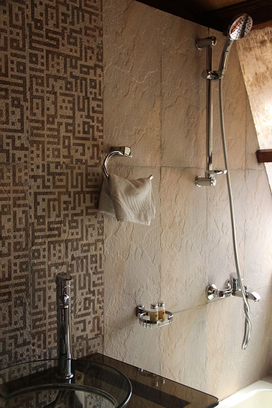 Uley Eco Resort- Deluxe Cottages Bathroom